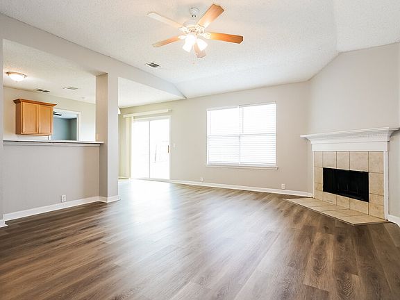 4th image of 6901 Baybridge Dr