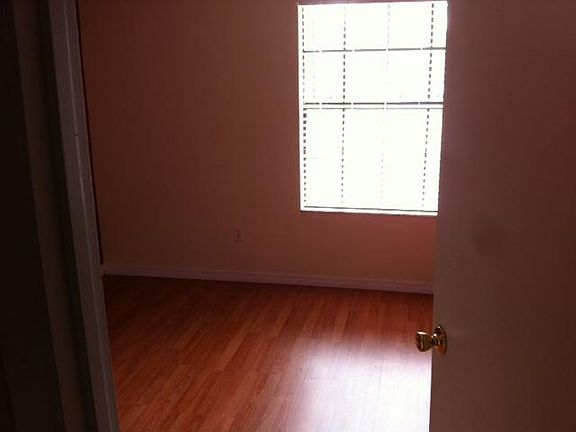 5th image of 2975 Embassy Ct