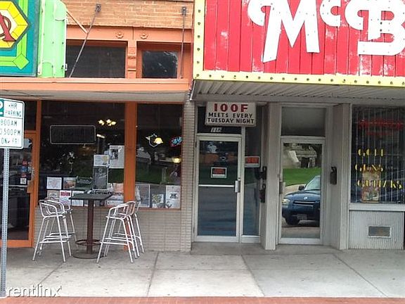 3rd image of 118 W Oak St Ste B