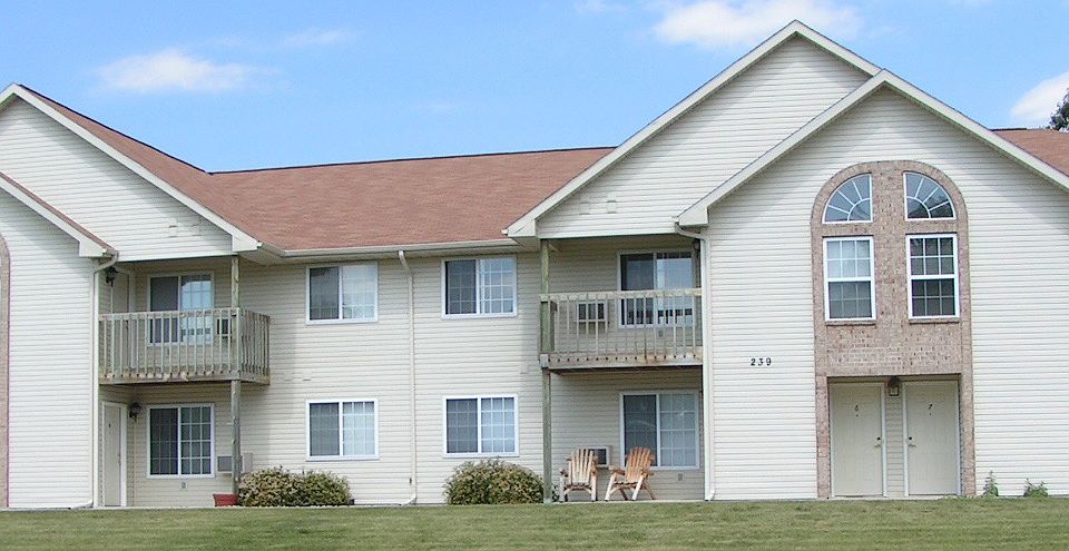 Lake Breeze Apartments