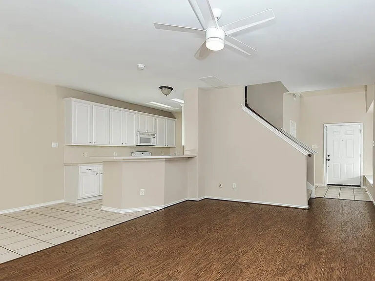 10 Peachridge Pl — Photo 6