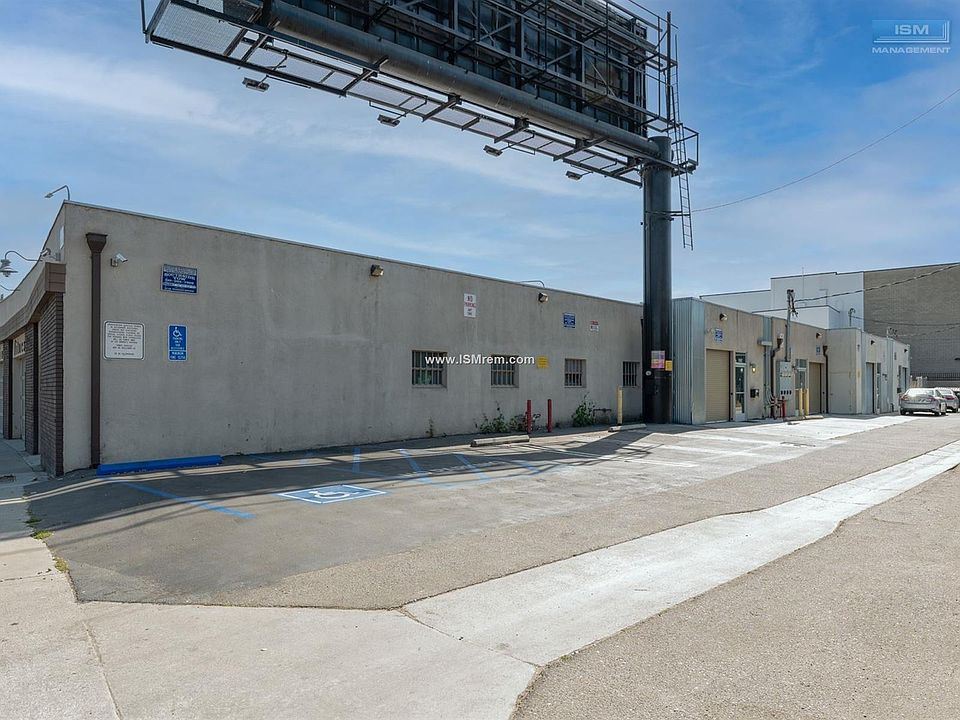 2nd image of 6820 S Centinela Ave #6820