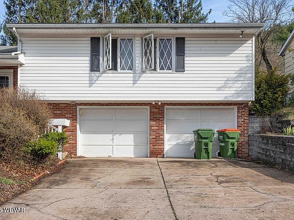 3rd image of 2523 Waldman Dr
