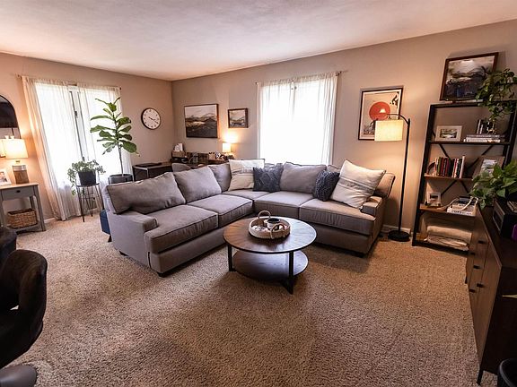 5th image of 437 Wilshire Dr