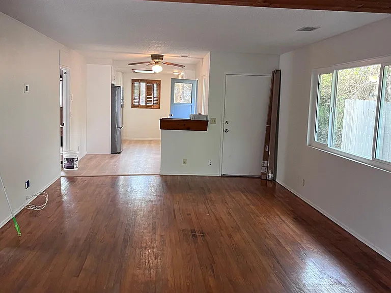241 La Veta Ave — Photo 9