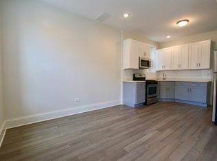 1619 W 19th St #2F, Chicago, IL 60608