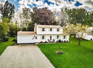 11 Whippletree Rd, Fairport, NY 14450