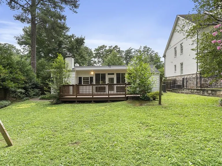 2151 Radcliffe Dr NW — Photo 32