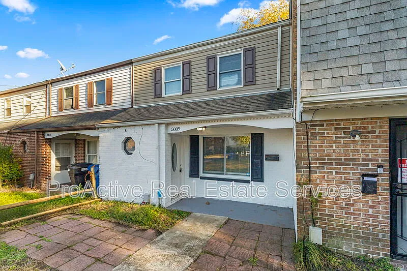 4 bed, 2.0 bath, 1396 sqft, $2,595 — Photo 2