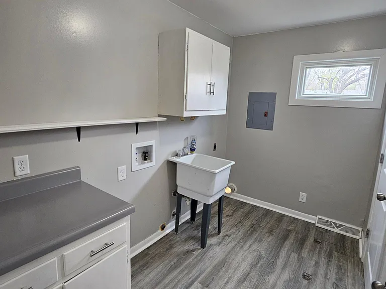 6322 E Eastwood Ave — Photo 14