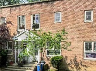 (Undisclosed Address), Fresh Meadows, NY 11365