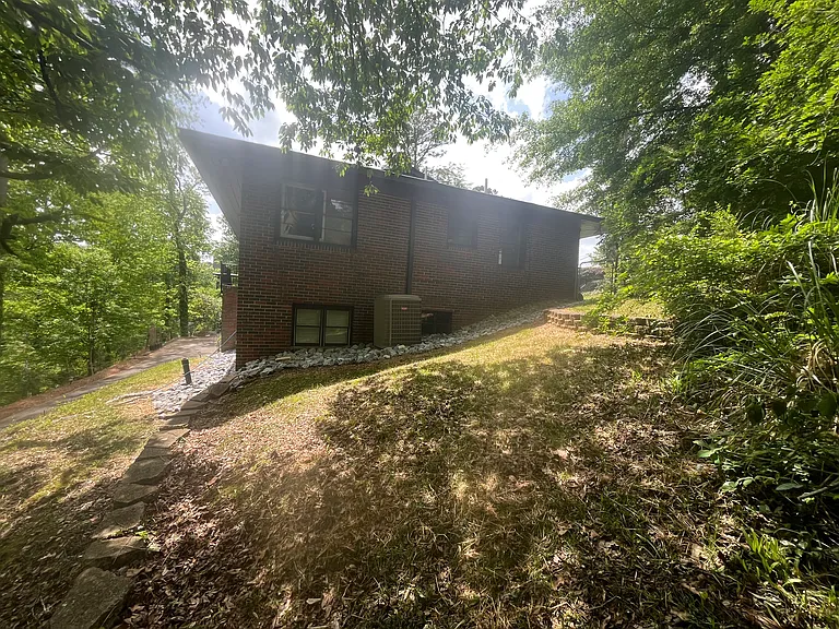 501 Devon Dr — Photo 31