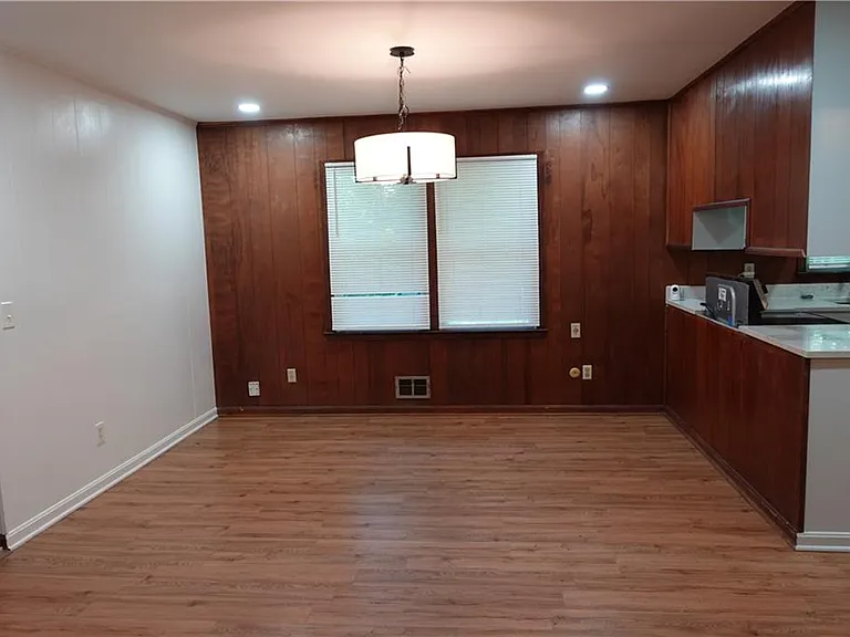 186 Zelma St SW — Photo 10