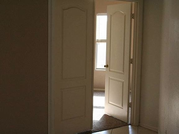 5th image of 645 E Cathy Dr