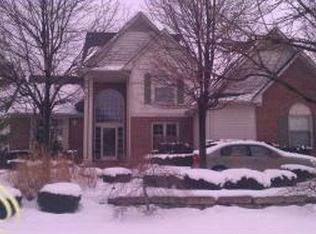 7617 Greenway Ln, West Bloomfield, MI 48324