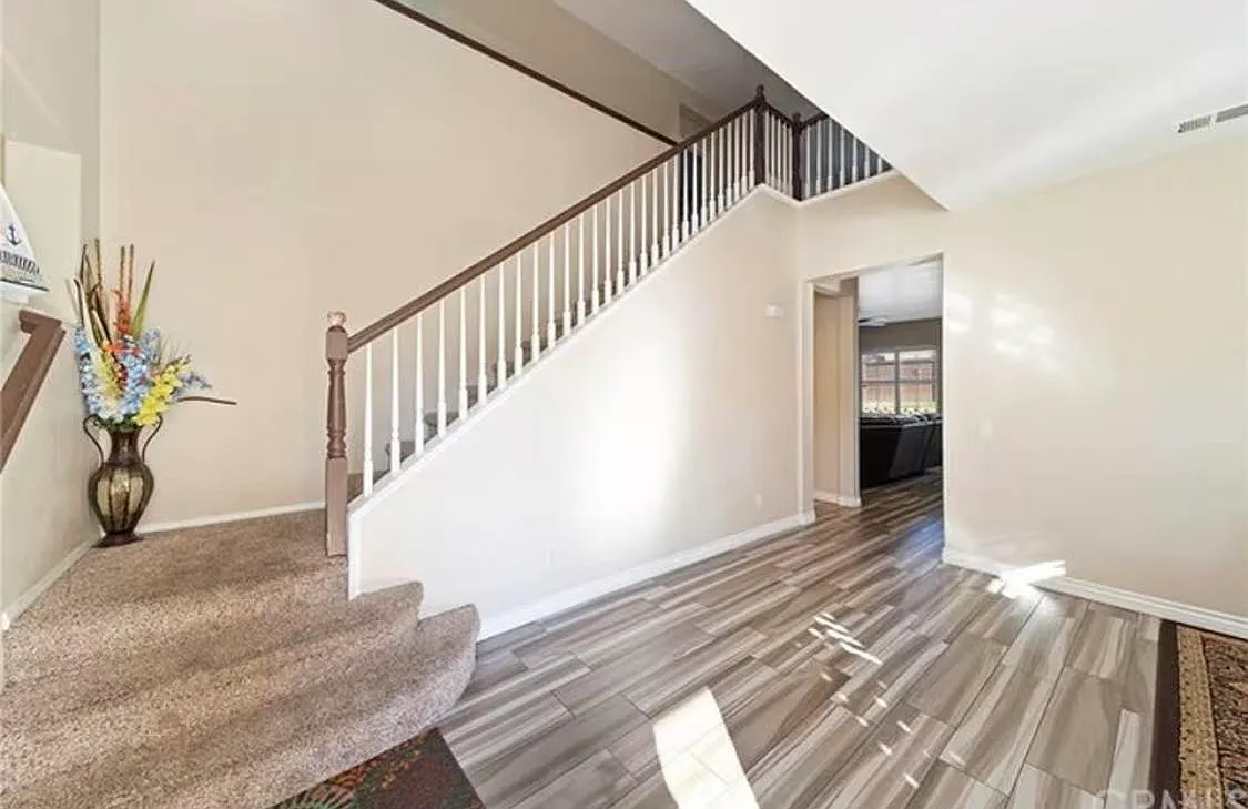 5 bed, 2589 sqft, $3,360 — Photo 4
