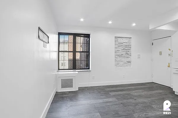 Rented by REZI | media 4