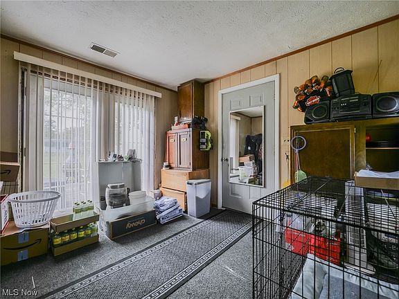 3rd image of 1186 Elm St