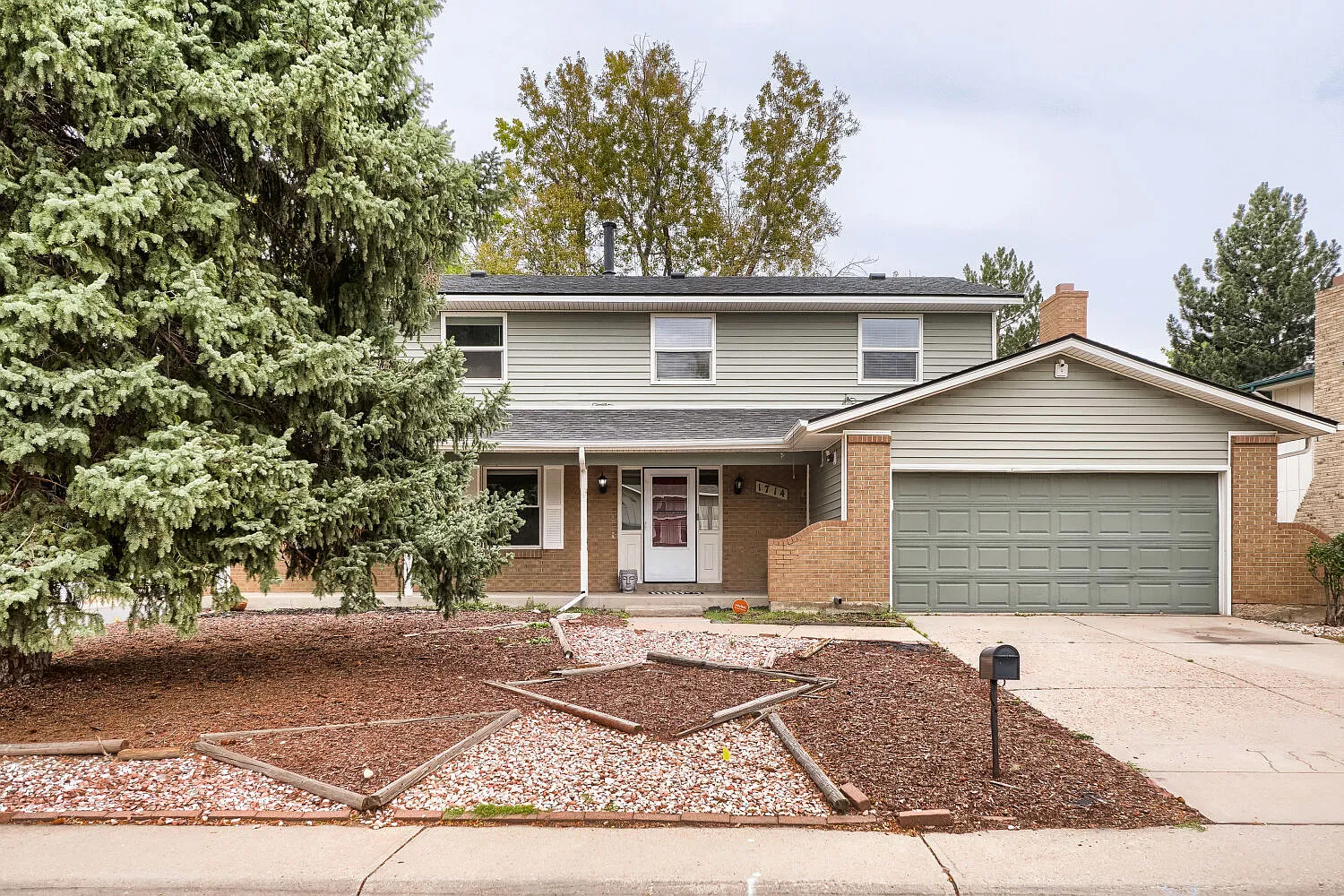 5 bed, 2852 sqft, $3,500 — Photo 1