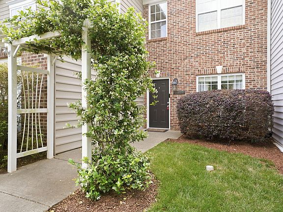 3rd image of 10631 Edmundson Ave