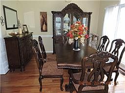 4th image of 11 Beechnut Dr