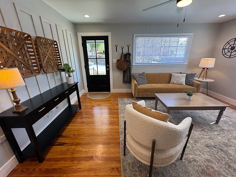 310 Crest Dr — Photo 6