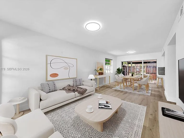 12370 SW 52nd St — Photo 6