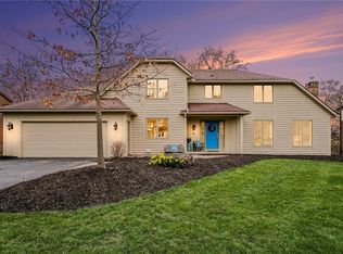 34 Framingham Ln, Pittsford, NY 14534