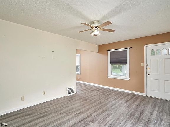 3rd image of 613 Reed Ave