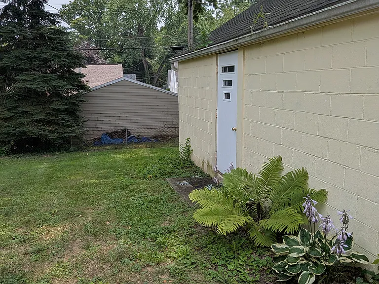 1436 Curtis Ave — Photo 25