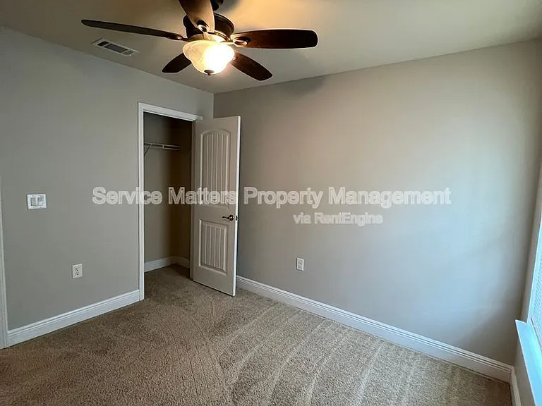 4496 Fiske St — Photo 25