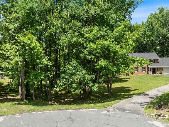 2nd image of 3830 Carson Ct