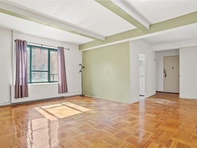 20 Metropolitan Oval #5D, Bronx, NY, 10462