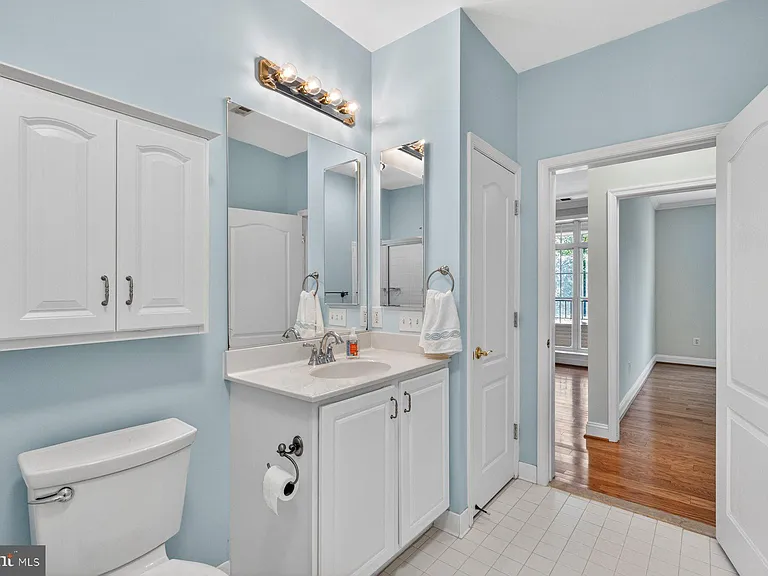2111 Ganton Grn #208E — Photo 24