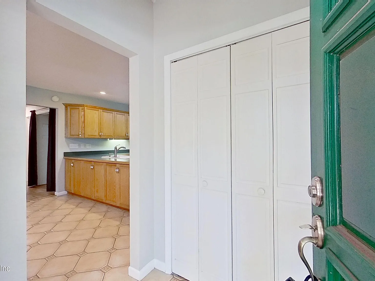 3 bed, 2.0 bath, 1522 sqft, $3,000 — Photo 3