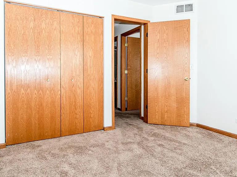 4133 Blackstone Dr — Photo 42