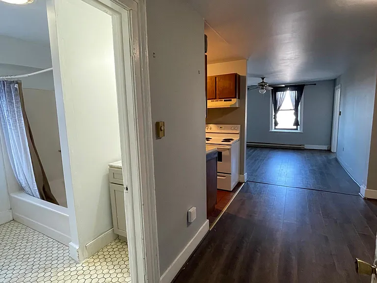 171 Eagle St #2 — Photo 8