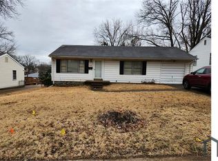 9136 Leamont Dr, Saint Louis, MO 63136