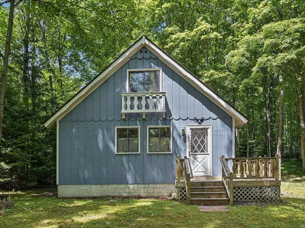 19048 Birch View Trl, Lake Ann, MI 49650