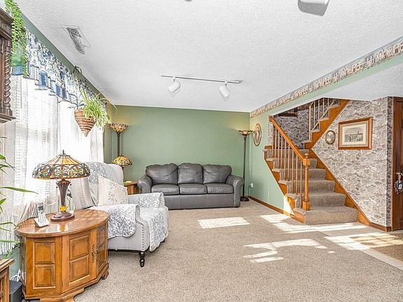 2nd image of 14 Boylston Ln #14
