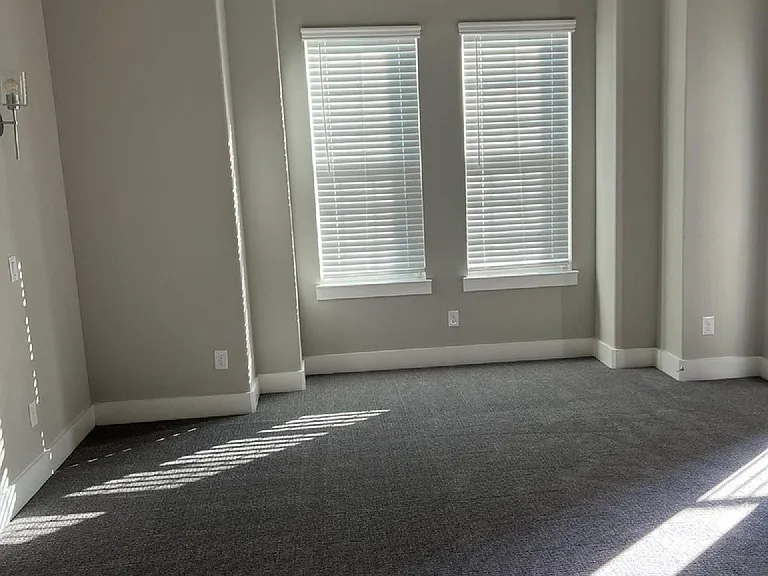 252 Crockett St — Photo 5
