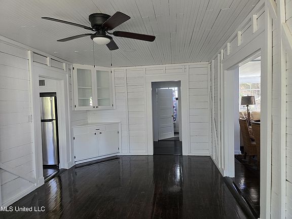 3rd image of 235 Carre Ct