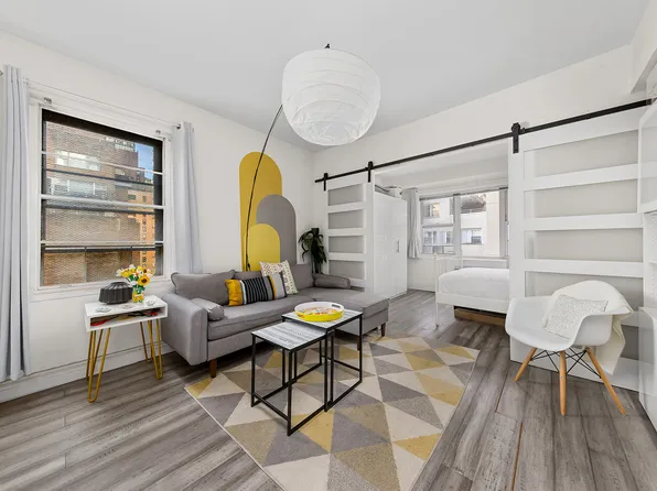 310 East 49th Street 10C image 1 of 4