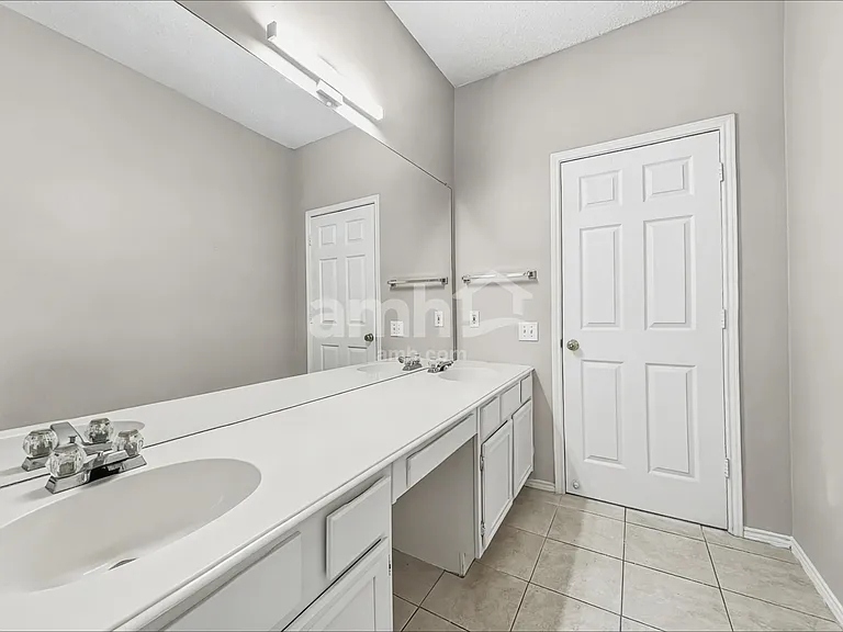 7808 Orland Park Cir — Photo 13