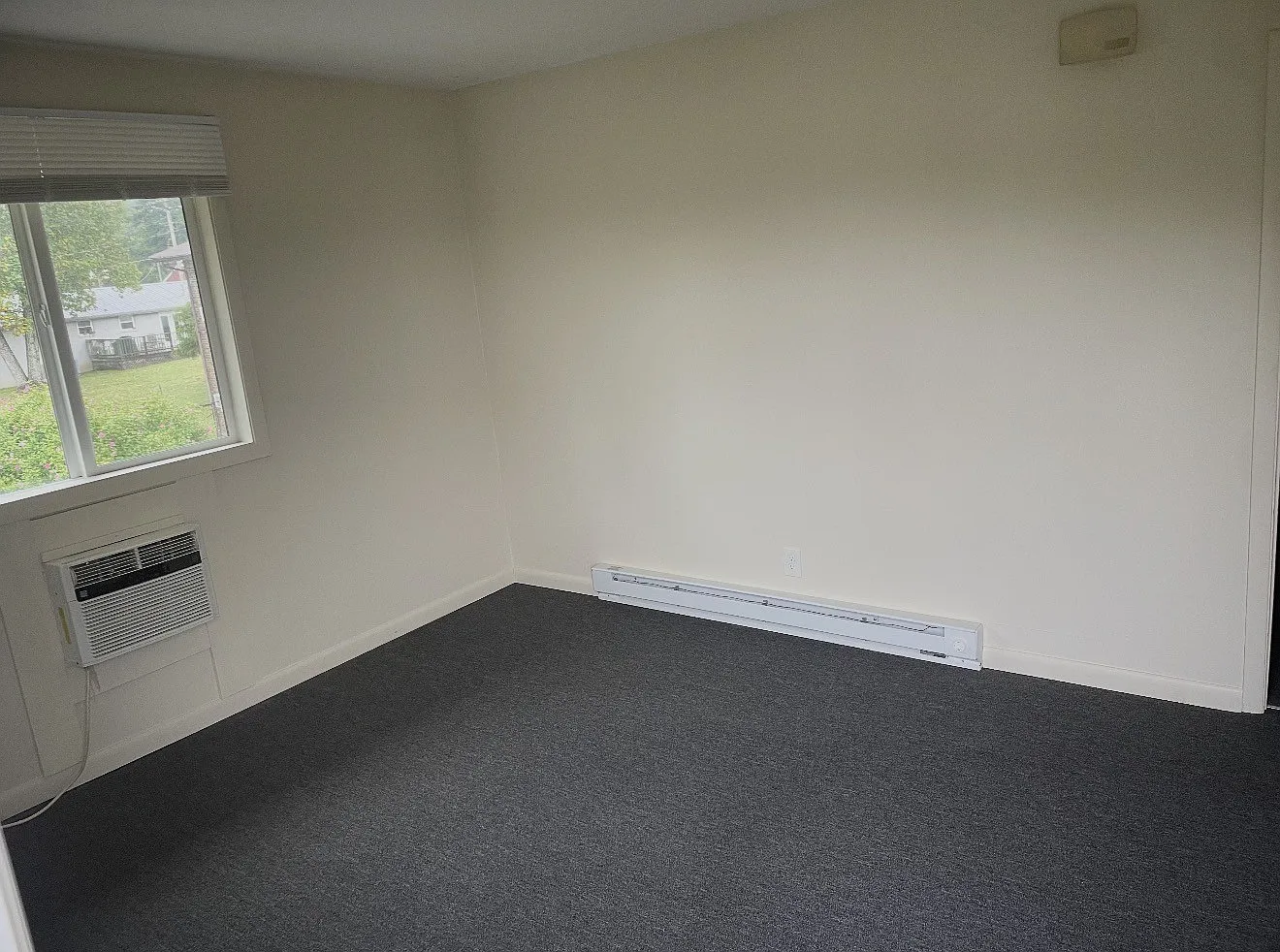 1 bed, 1.0 bath, 546 sqft, $1,300 — Photo 2