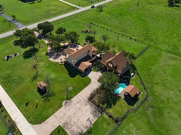 5th image of 222 Bayne Rd