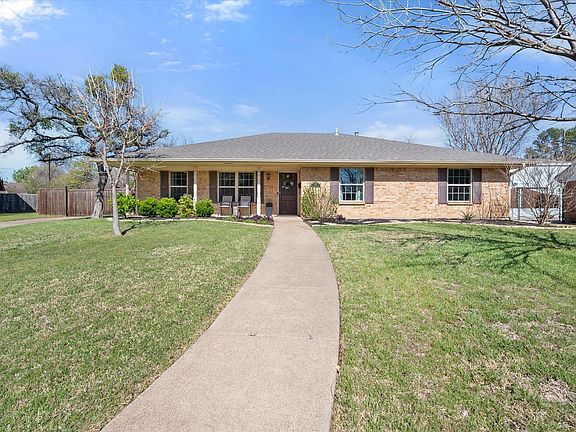 2nd image of 1415 Moss Rose Cir