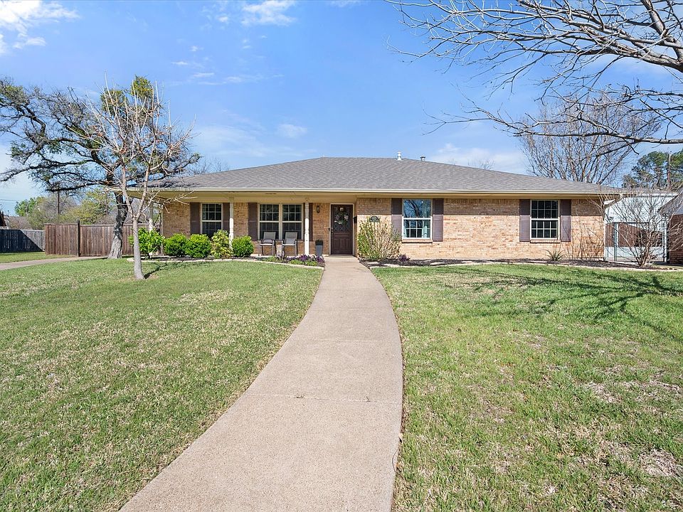 1st image of 1415 Moss Rose Cir