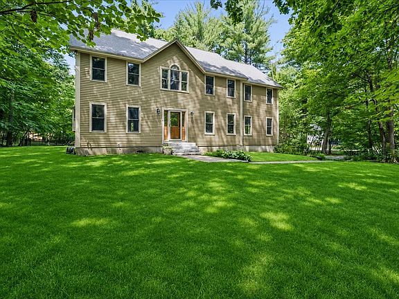 2nd image of 4 Berge Lane