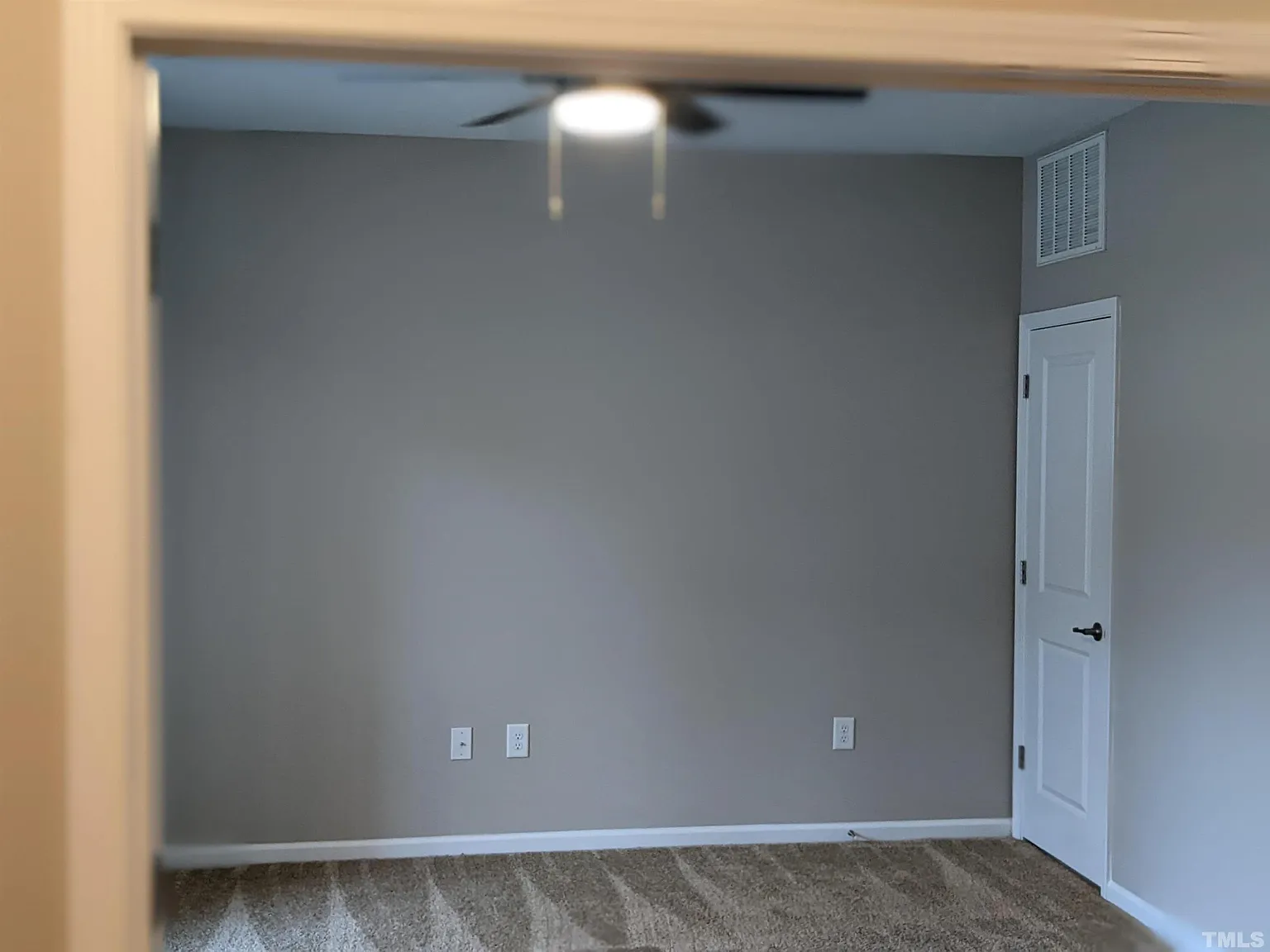 4 bed, 3.5 bath, 2116 sqft, $2,400 — Photo 3